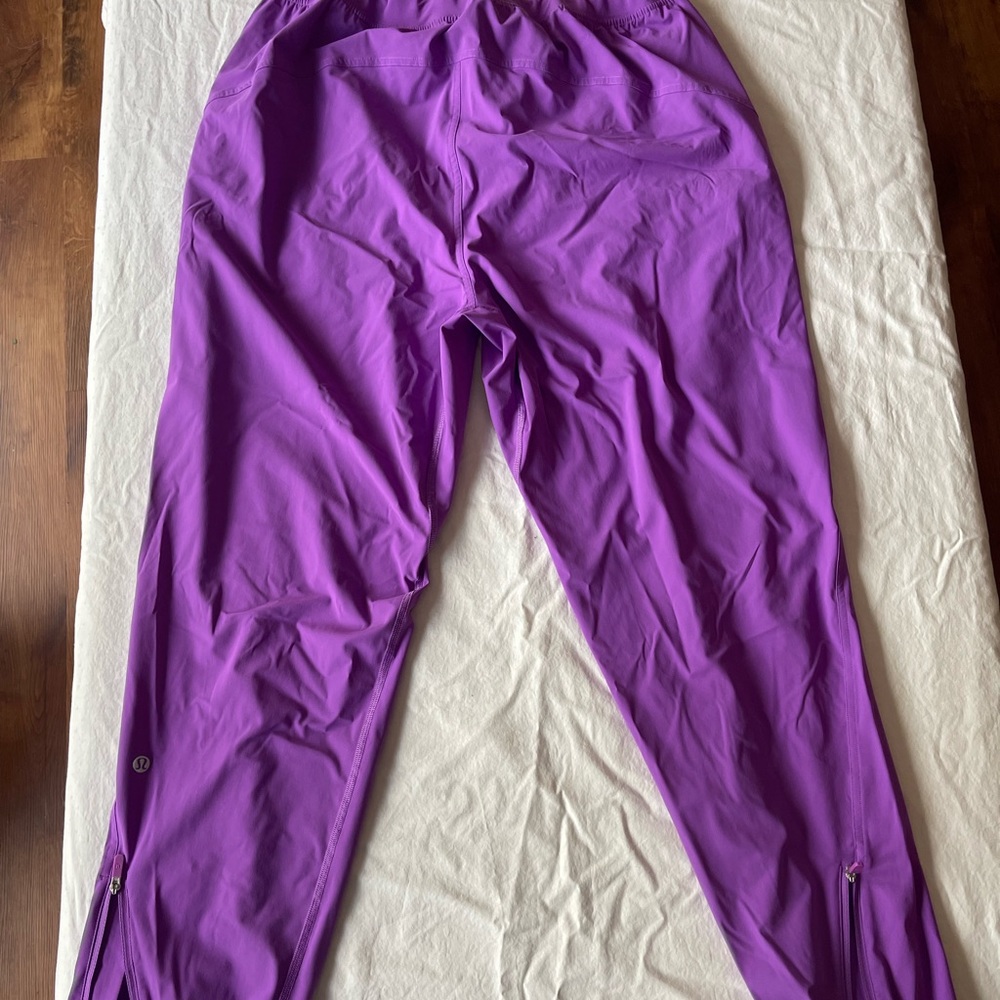 EUC - Lululemon Adapted State HR Jogger. Size12, Moonlit Magenta